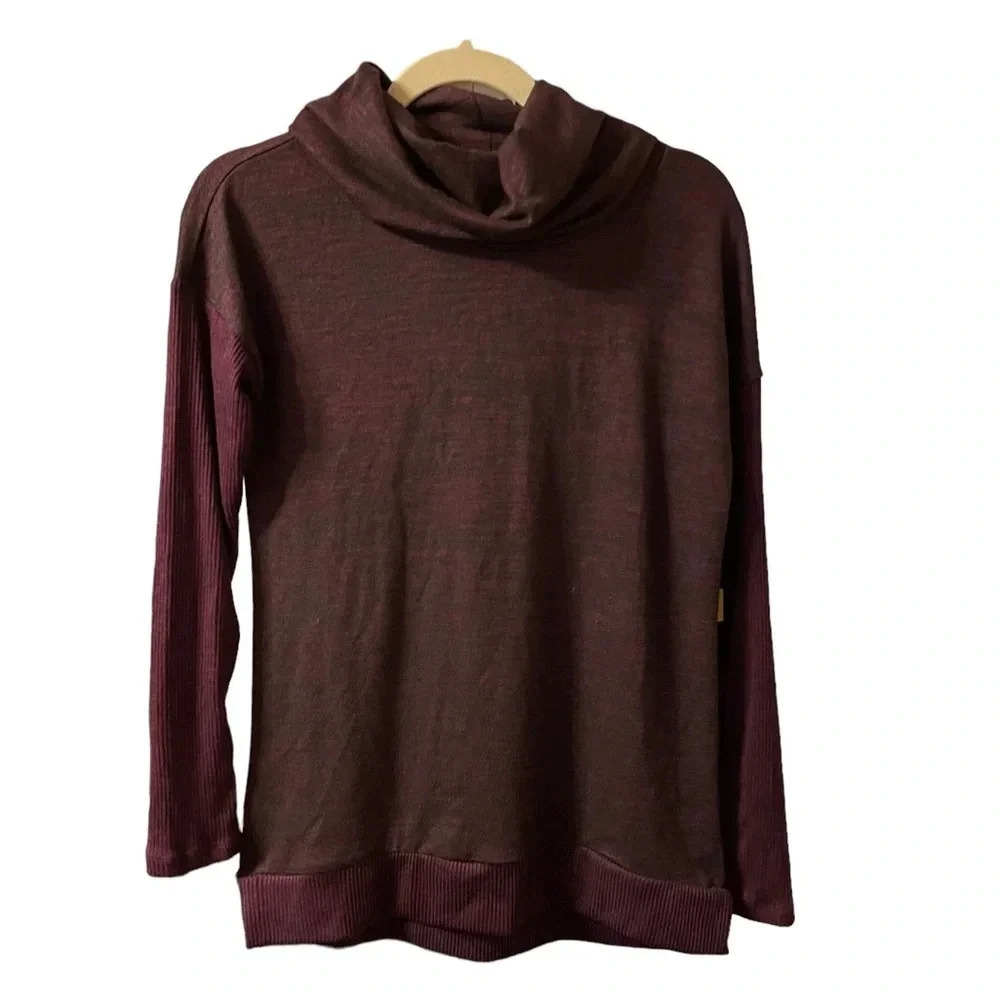 NWT XERSION COWL NECK ACTIVE TOP